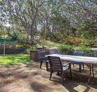 3 'Adriana' 83 Ronald Avenue - unit with a backyard - Hotel Accommodation