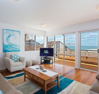3 'The Clippers' 131 Soldiers Point Road - fabulous waterfront unit - Hotel Accommodation