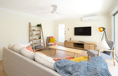 3 Bedroom Apartment Minutes From Main Beach - Hotel Accommodation 0