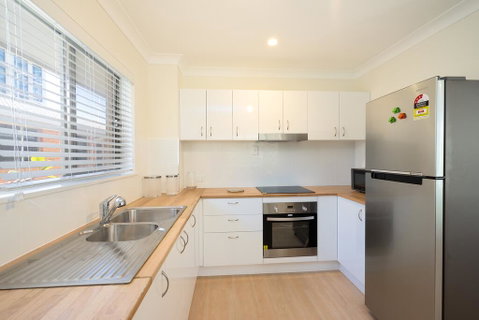 3 Bedroom Apartment Minutes From Main Beach - Hotel Accommodation 2