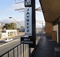 3 BEDROOM APARTMENT ST MARYS - Hotel Accommodation