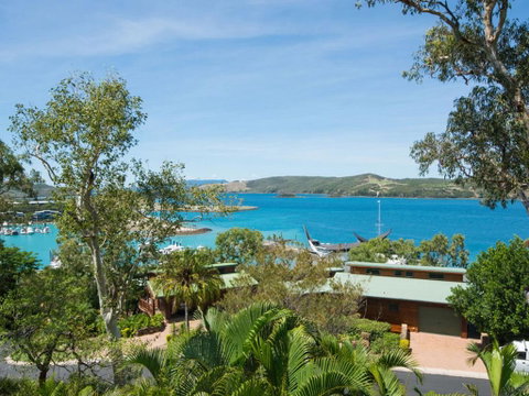 3 Bedroom Heliconia Grove On Hamilton Island - Hotel Accommodation 0