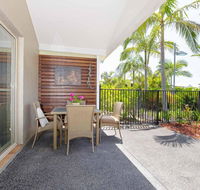 356 ' Oaks Pacific Blue' 265 Sandy Point Rd - Air conditioned direct pool access and suited for disability - Hotel Accommodation