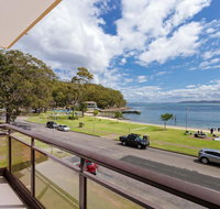 4 'Collendina' 19 Kurrawa Close - fantastic water views and sea breezes - Hotel Accommodation