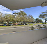 4 'Fleetwood' 63 Shoal Bay Rd - Air conditioned unit with magnificent water views - Hotel Accommodation