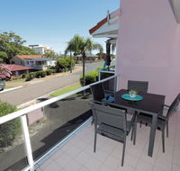 4 'Frangipani' 30 Leonard Avenue - spacious townhouse - Hotel Accommodation