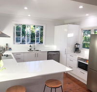 4 bedroom house - Walk to Southbank - Hotel Accommodation
