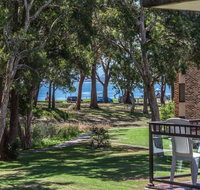 45 'Bay Parklands' 2 Gowrie Ave - pool tennis court spa  across the road to the beach - Hotel Accommodation