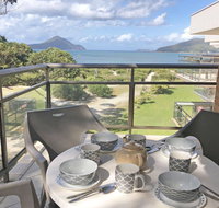 5 'Intrepid' 3 Intrepid Close - perfect beachfront location - Hotel Accommodation