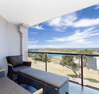 5 'The Outlook' 4 Ocean Parade - overlooking Boat Harbour beach and ducted air conditioning - Hotel Accommodation