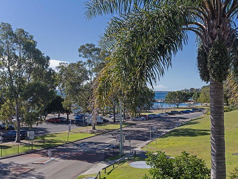5 'Tradewinds' 110 Victoria Parade - Location Is Fantastic & Water Views - Hotel Accommodation 0