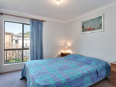5 'Tradewinds' 110 Victoria Parade - Location Is Fantastic & Water Views - Hotel Accommodation 1