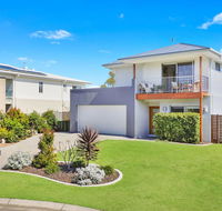 53 Northbeach Place Mudjimba - Hotel Accommodation