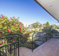 57 Carroll Ave Mollymook Beach - Relaxed Homely Retreat - Hotel Accommodation