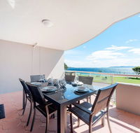 6 'FLORENTINE' 11 COLUMBIA CLOSE - STUNNING UNIT WITH SENSATIONAL VIEWS - Hotel Accommodation