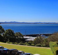 6 'Portofino' 7 Laman Street - Superb Water Views and only 1 minute walk into the heart of town - Hotel Accommodation