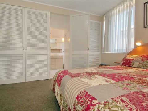 6 'Portofino', 7 Laman Street - Superb Water Views And Only 1 Minute Walk Into The Heart Of Town - Hotel Accommodation 3