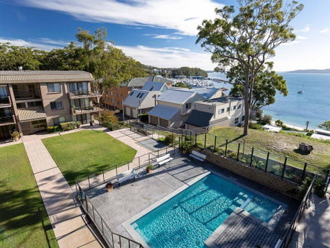 6 'The Poplars', 34 Magnus Street - Fabulous Views & Pool In Complex - Hotel Accommodation 0