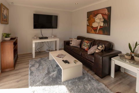 64 Marina Way, Mannum - Hotel Accommodation 2