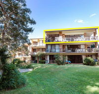 68 'Bay Parklands'  2 Gowrie Ave - aircon pool tennis court communal spa - Hotel Accommodation