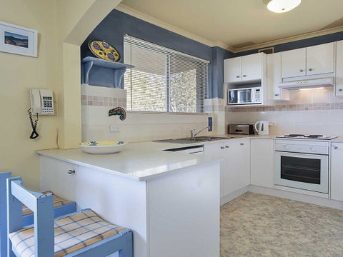 7 'Amaroo' 8 Ondine Close - Fantastic 2 Bedroom Unit So Close To The Waters Edge - Hotel Accommodation 1