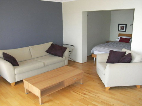 9 'Blue Vista', 13 Victoria Parade - Studio With Stunning Views - Hotel Accommodation 2