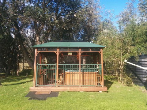 90 Mile Beach Escape - Hotel Accommodation 2