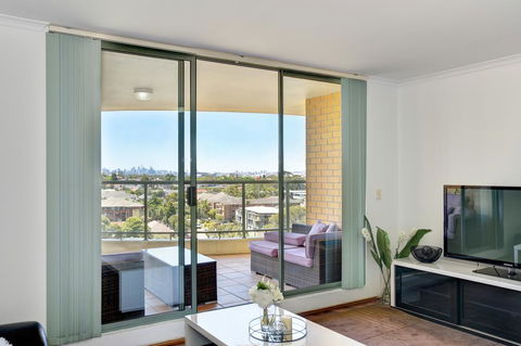 902 At The Plaza - Hotel Accommodation 3