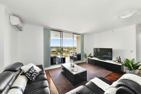 902 At The Plaza - Hotel Accommodation 2