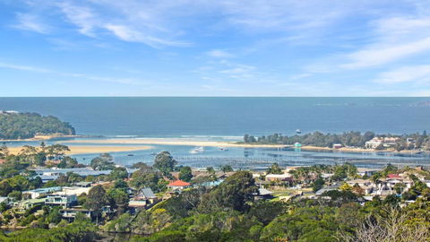 91 Berrambool Drive - Hotel Accommodation 0