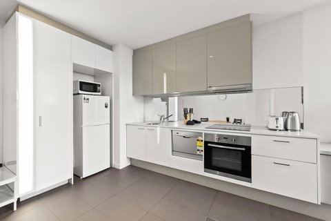 A Bright & Airy CBD Apt Next To Southern Cross - Hotel Accommodation 2