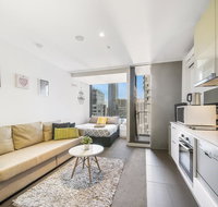 A Charming Studio with Stunning City Views - Hotel Accommodation
