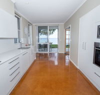 A Foreshore - Salamander Bay - Hotel Accommodation
