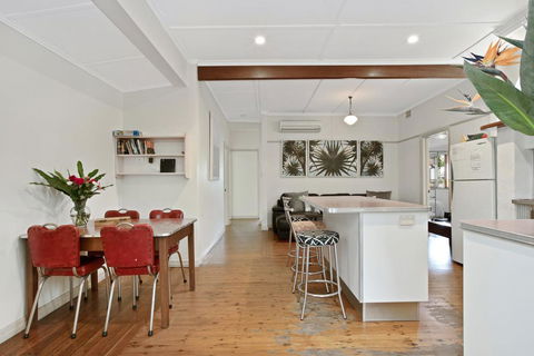 A SWEET ESCAPE - Byron Surf Cottage - Walk To Byron - Hotel Accommodation 3