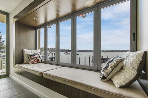 A Window On The Bay - Hotel Accommodation 2