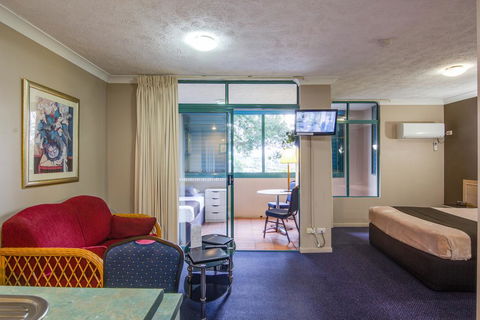 AAA Airport Albion Manor Apartments And Motel - Hotel Accommodation 3