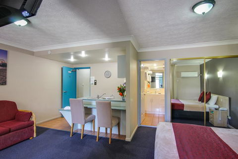 AAA Airport Albion Manor Apartments And Motel - Hotel Accommodation 2