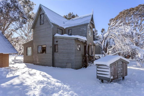 Aaragon - Hotel Accommodation 0