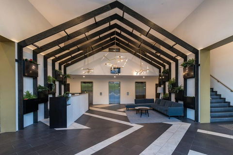 Abbortsford 2 Bed 2 Bath Mountain View Apartment - Hotel Accommodation 1