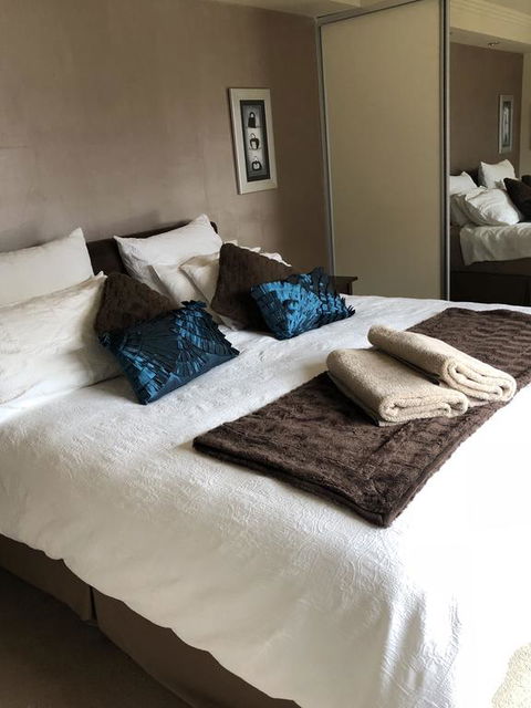 About Time Retreats- Studio Seven - Hotel Accommodation 3