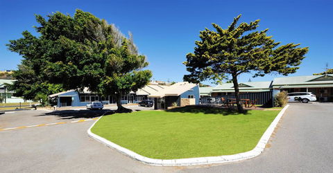 Abrolhos Reef Lodge - Hotel Accommodation 0