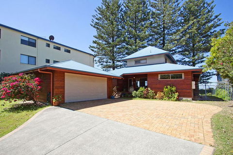 Absolute Beachfront At Hastings - Hotel Accommodation 1