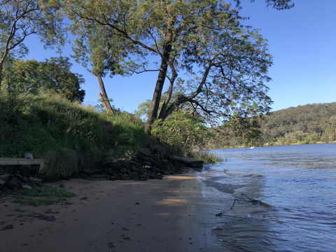 Absolute Riverfront Shipping Container Cabin - Hotel Accommodation 1