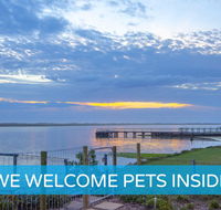 Absolute Water Frontage w/ Jetty  Boat Ramp - Hotel Accommodation