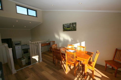 Acacia 5/2 Kirwan Close - Hotel Accommodation 1