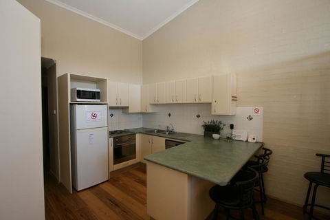Acacia 5/2 Kirwan Close - Hotel Accommodation 2