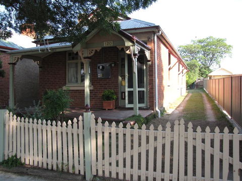 Acacia Cottage On Peel, Bathurst - Hotel Accommodation 2
