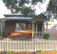 Acacia Cottage on Peel Bathurst - Hotel Accommodation