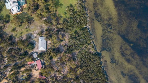 Acacia Lakehouse - The Lake At Your Doorstep - Hotel Accommodation 1