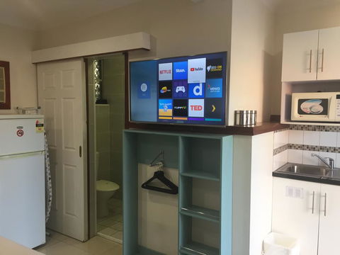 Across Country Motel And Serviced Apartments - Hotel Accommodation 2